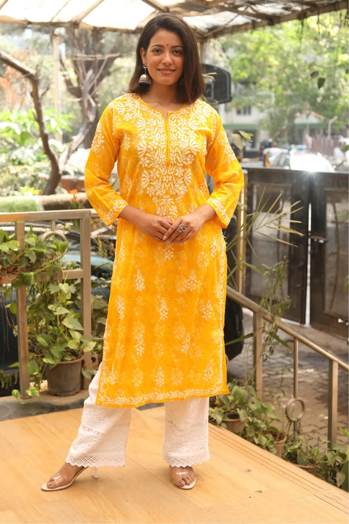 Saniya Mulmul Chikankari Kurti
