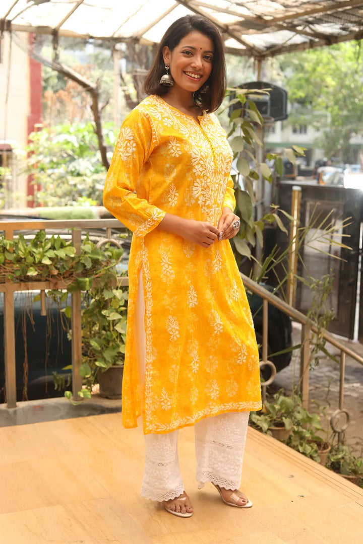 Saniya Mulmul Chikankari Kurti