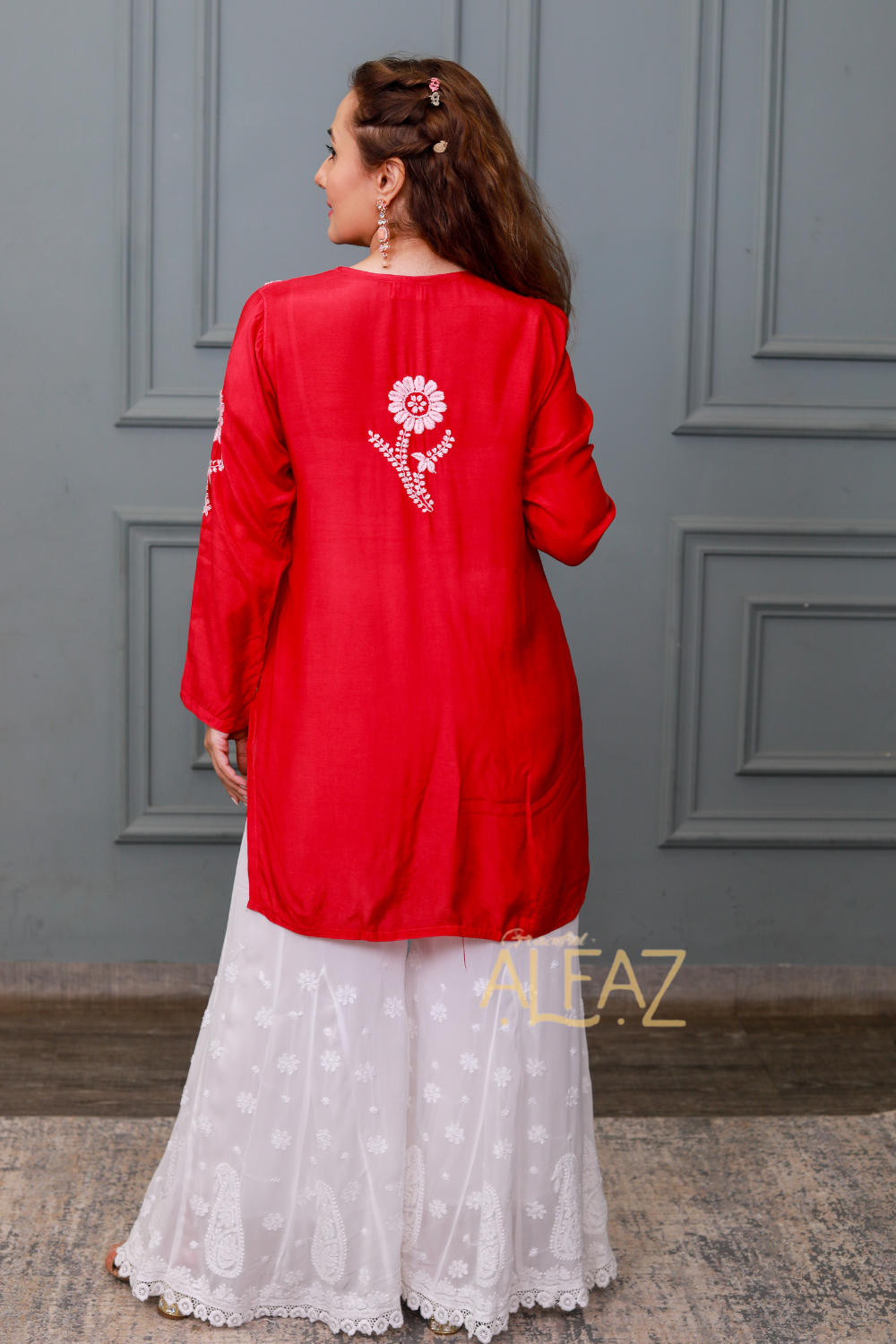 Nisreen Muslin 3D Chikankari Short Kurti