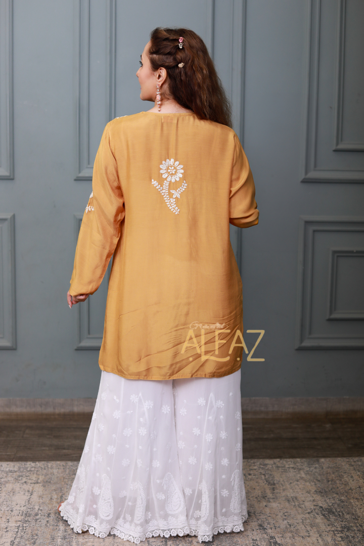 Nisreen Muslin 3D Chikankari Short Kurti