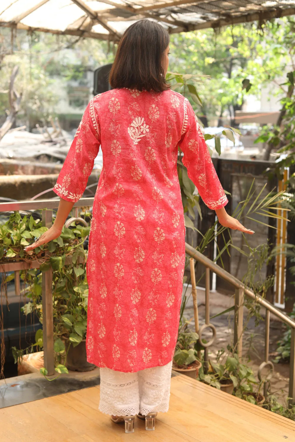 Saniya Mulmul Chikankari Kurti