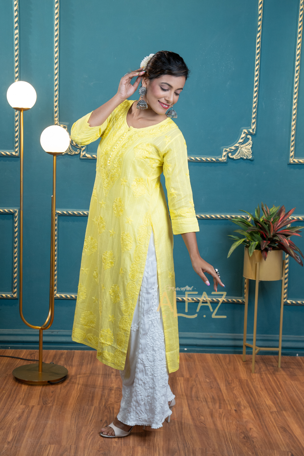 Sona Zari Lining Pure Mulmul Chikankari Kurti