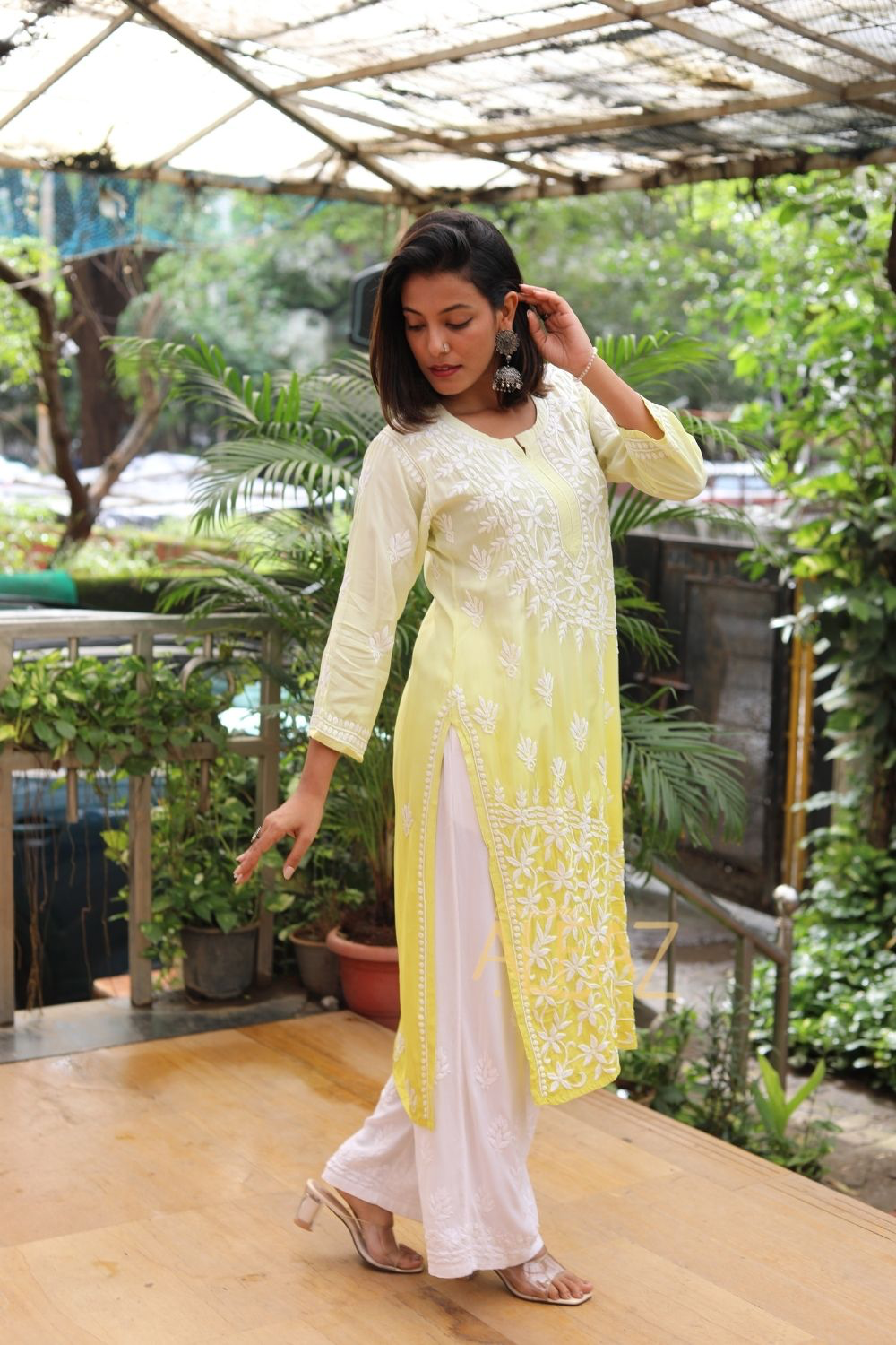 Zahira Muslin 3D Chikankari Ombre Kurti