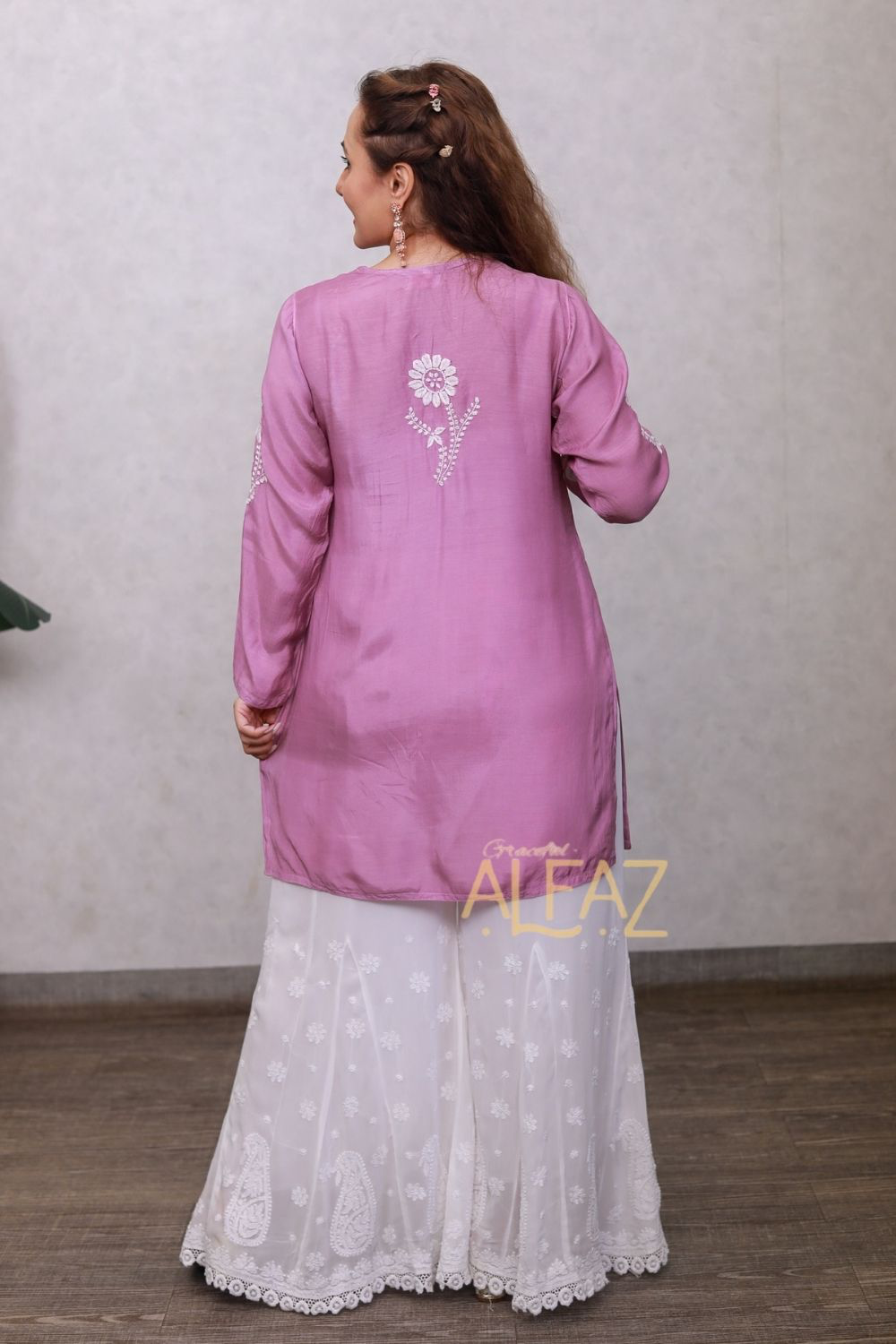 Nisreen Muslin 3D Chikankari Short Kurti