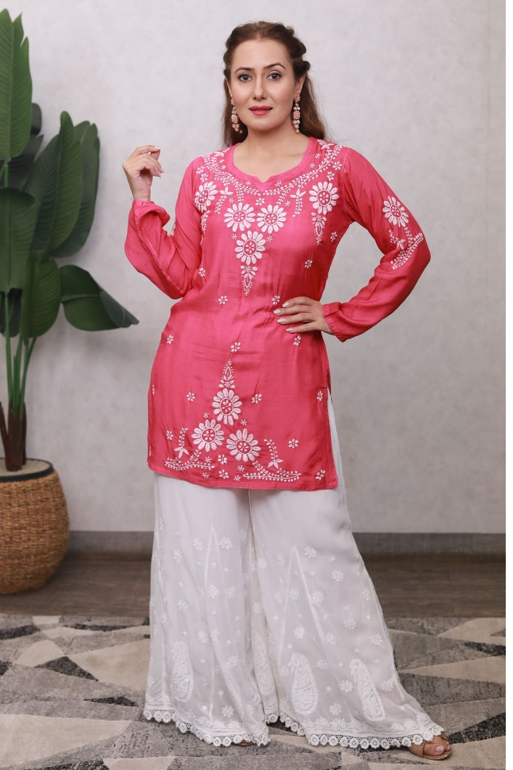 Nisreen Muslin 3D Chikankari Short Kurti