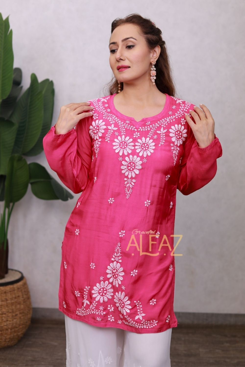 Nisreen Muslin 3D Chikankari Short Kurti