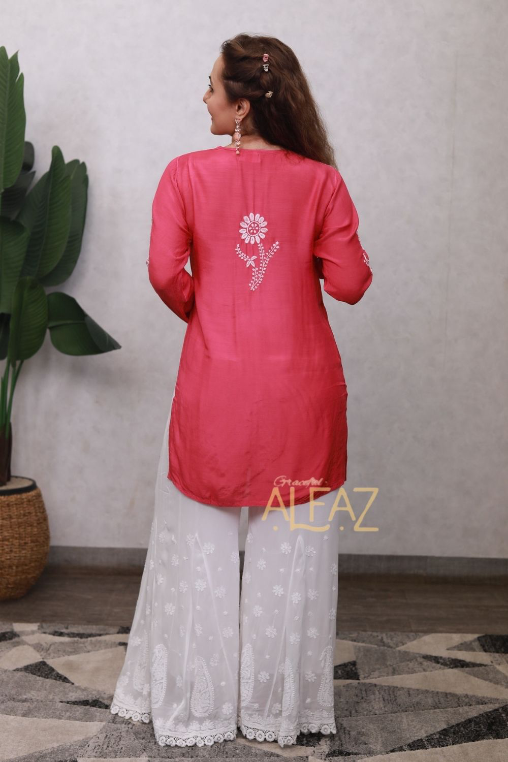 Nisreen Muslin 3D Chikankari Short Kurti