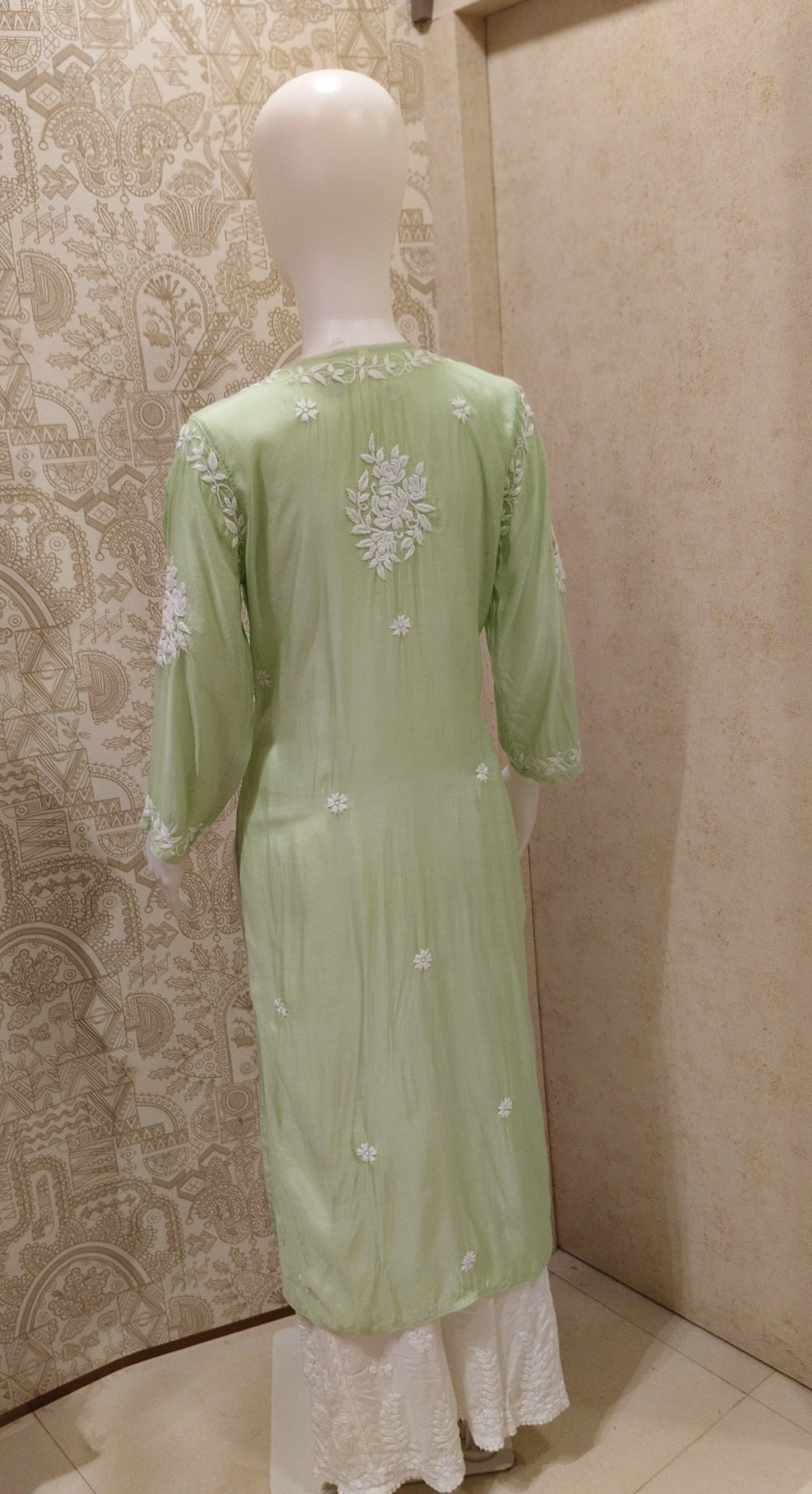 Dania Premium Muslin 3D Chikankari  Kurti